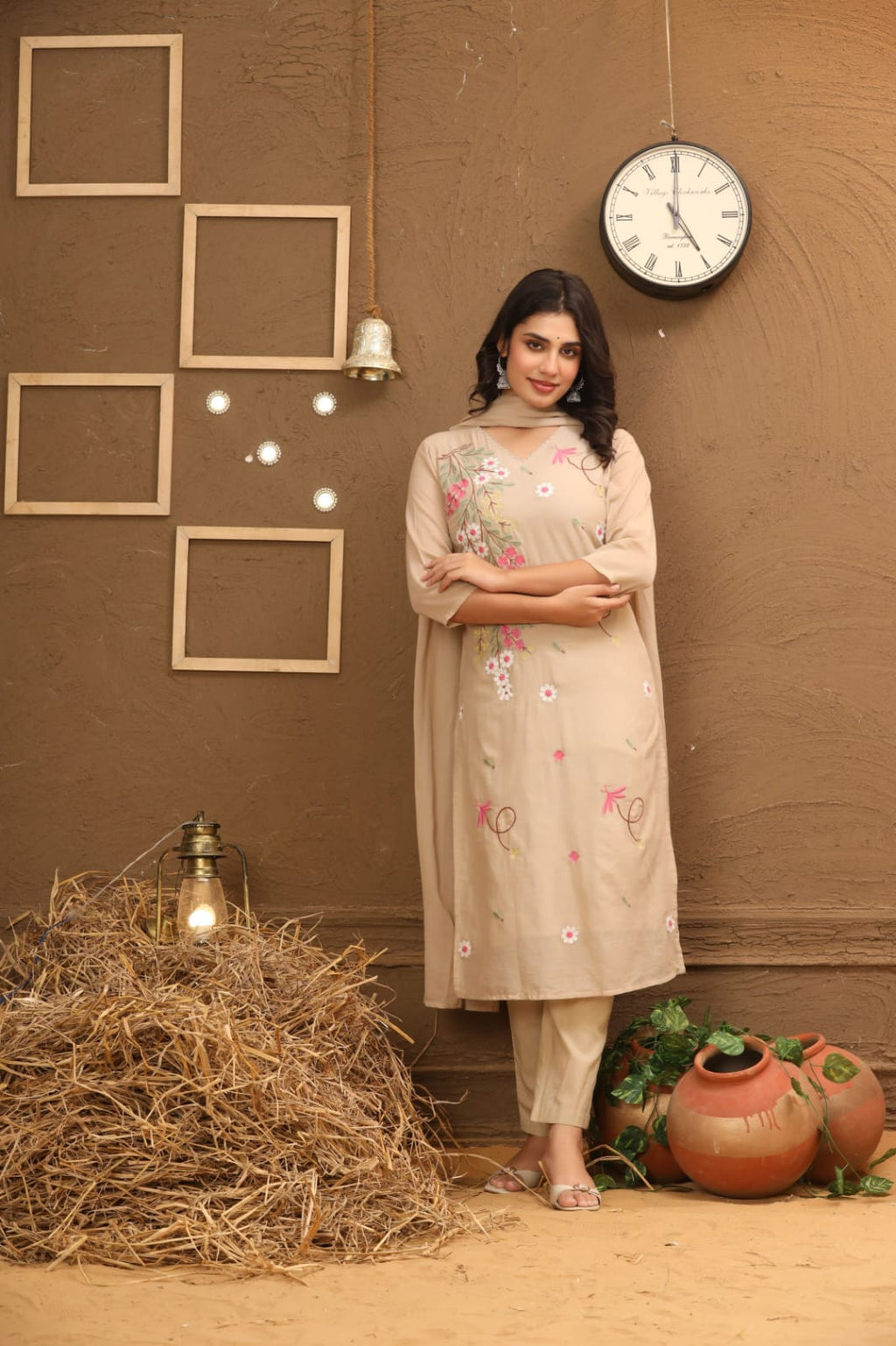 Mul Cotton Suit Set with Flower Embroidery