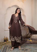 Red pure cotton kurta with dupatta – smiling outdoor standing pose